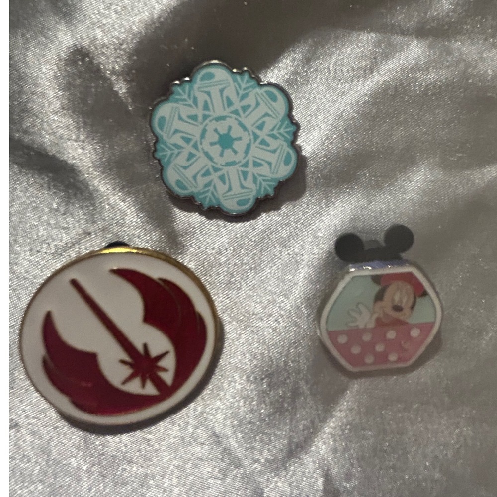 Disney Pin Lot Star Wars Jedi Order Snowflake & Minnie Mouse Tsum Tsum Enamel